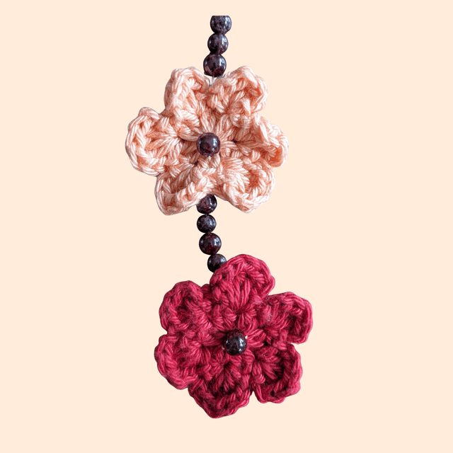 Guirlande de chakras "Fleurs & grenat"
